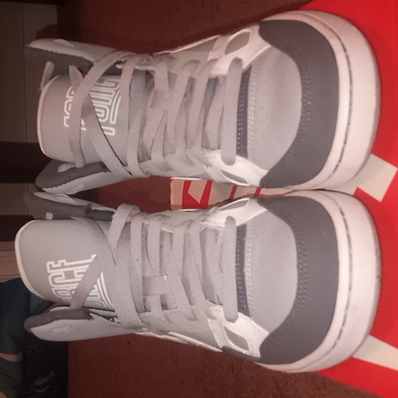 Nike - Picture 2 of 6